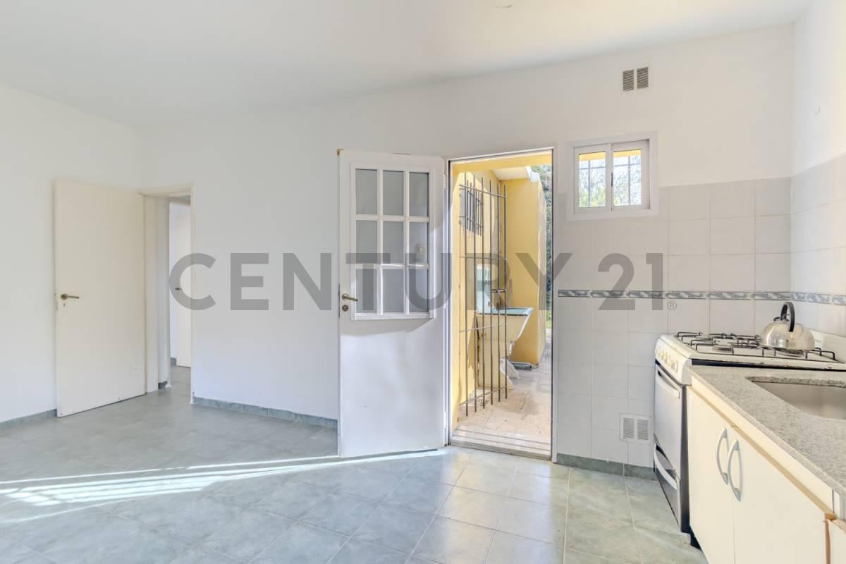 Foto de CASA EN VENTA EN VILLA ELISA CON 2 DORMITORIOS, imagen 2