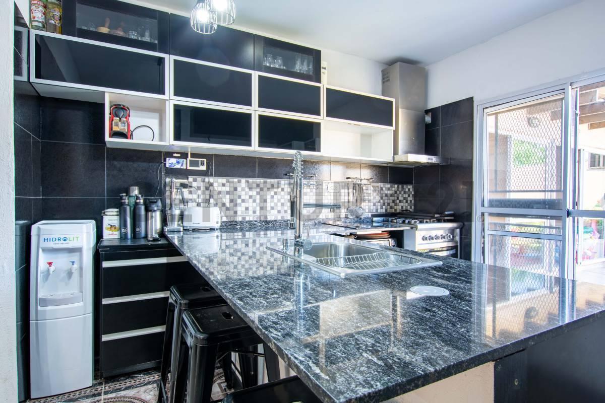Foto de Casa en venta en La Plata, imagen 3