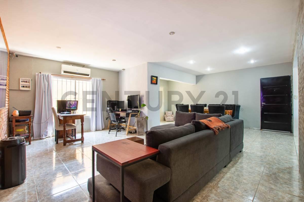 Foto de Casa en venta en La Plata, imagen 1
