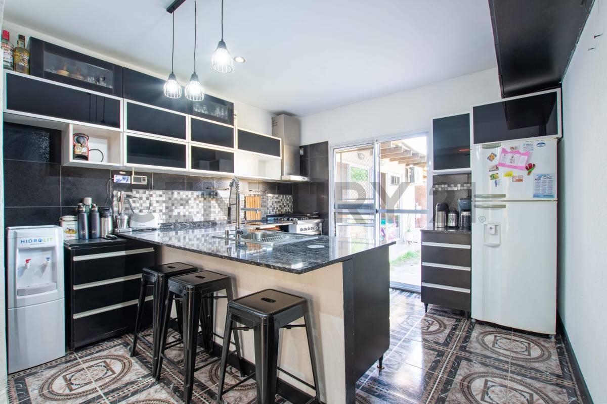 Foto de Casa en venta en La Plata, imagen 5