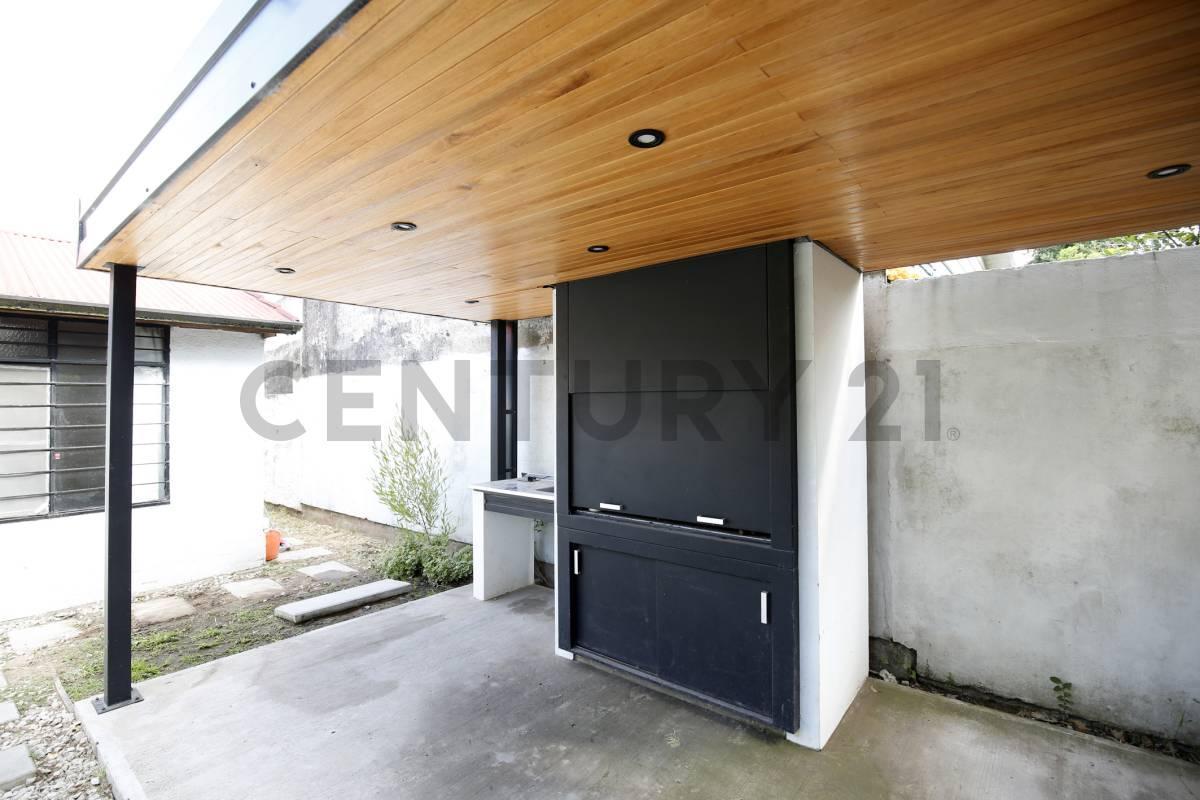 Foto de CASA EN VENTA EN CITY BELL DE 2 DORMITORIOS, imagen 3
