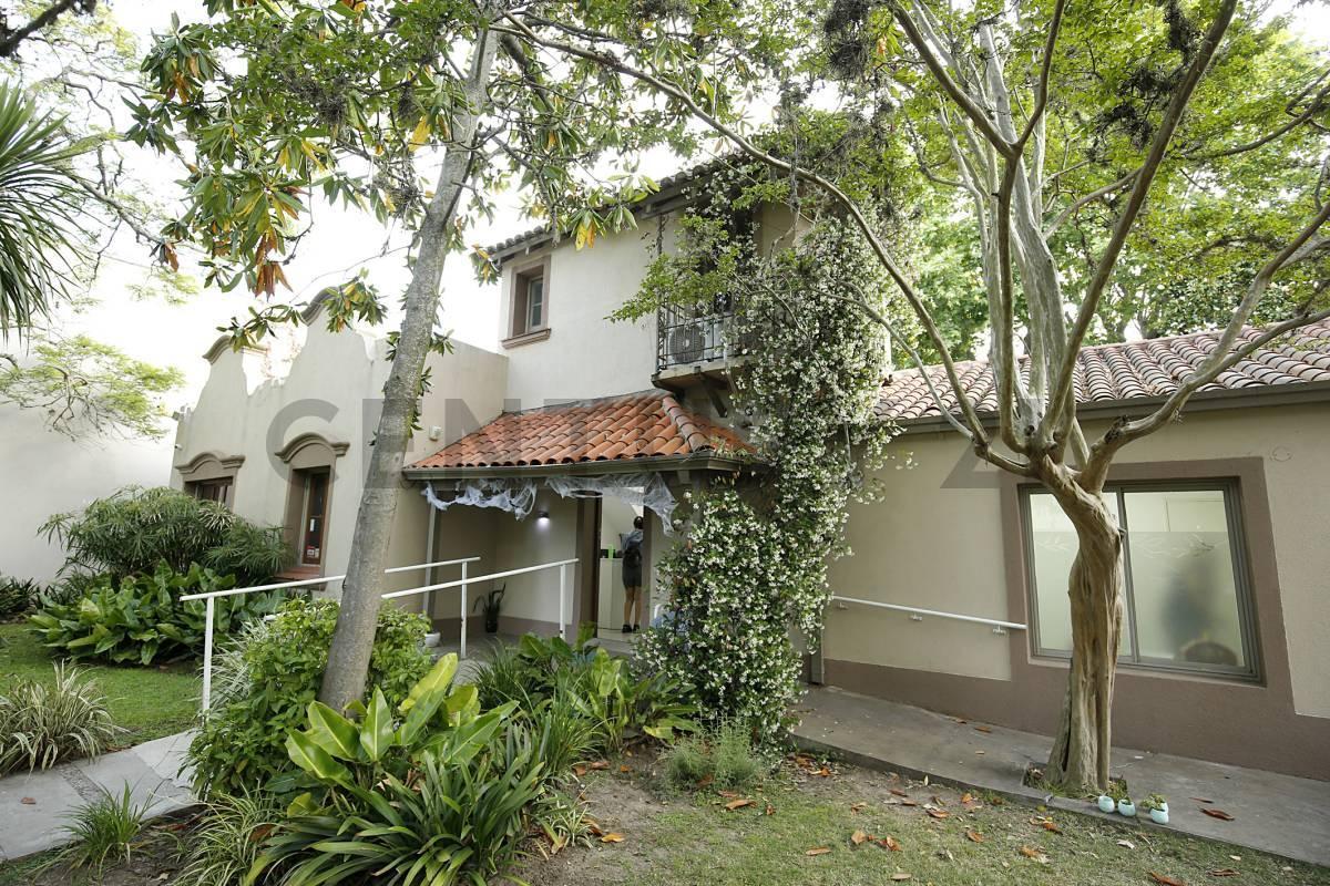 Foto de Casa en venta en City Bell con destino comercial, imagen 4