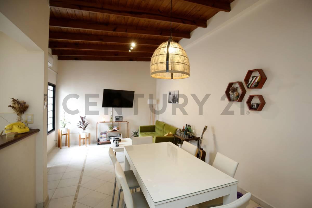 Foto de VENTA DE PH 1 DORMITORIO Y PATIO ZONA PARQUE SAN MARTIN, imagen 2