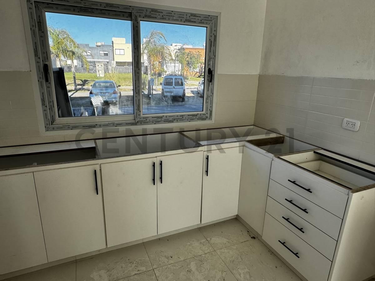 Foto de VENTA Casa a estrenar en Barrio: Vicente Federico I - SOURIGUES, imagen 4