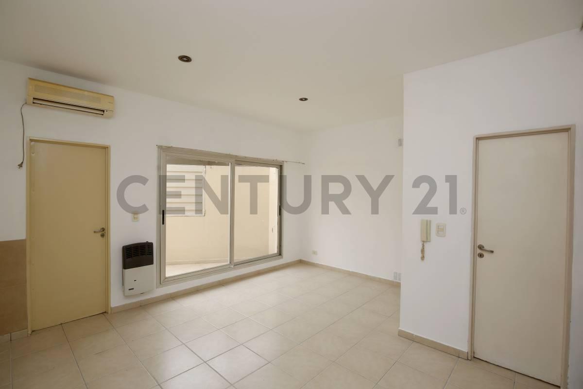Foto de Monoambiente en venta en La Plata con patio, imagen 3