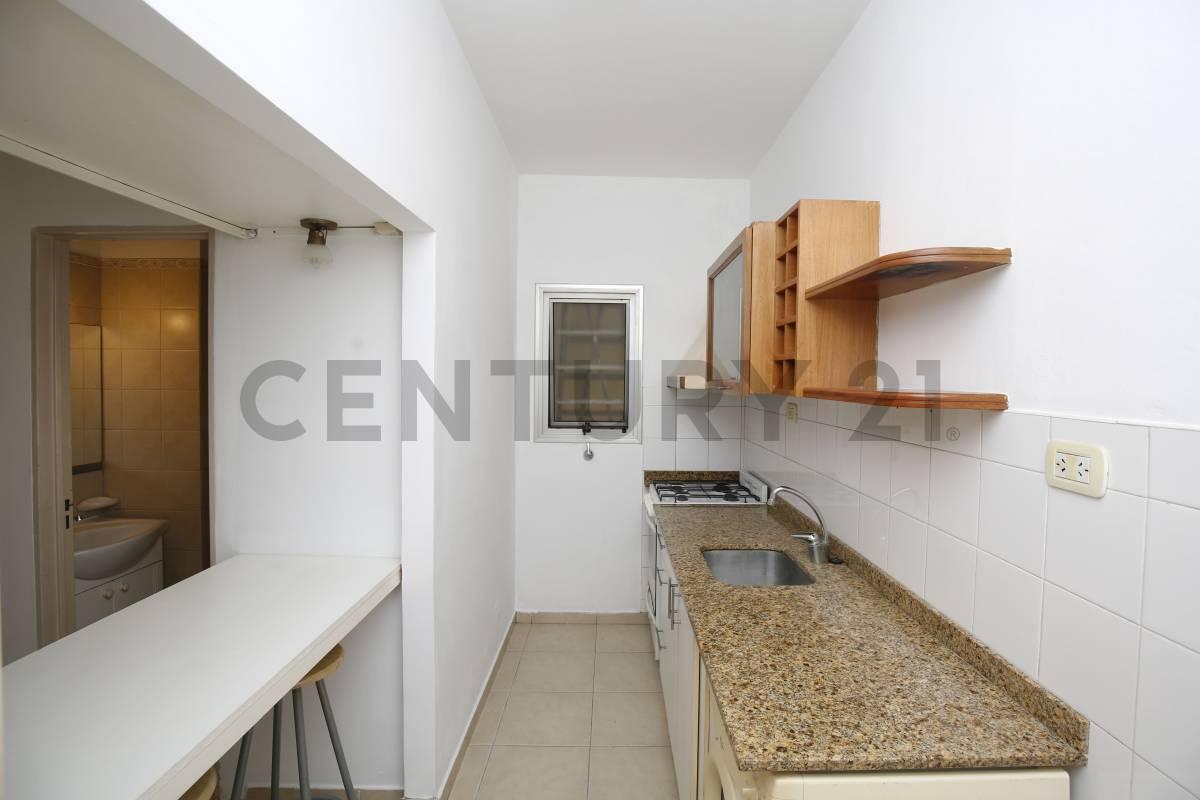 Foto de Monoambiente en venta en La Plata con patio, imagen 4