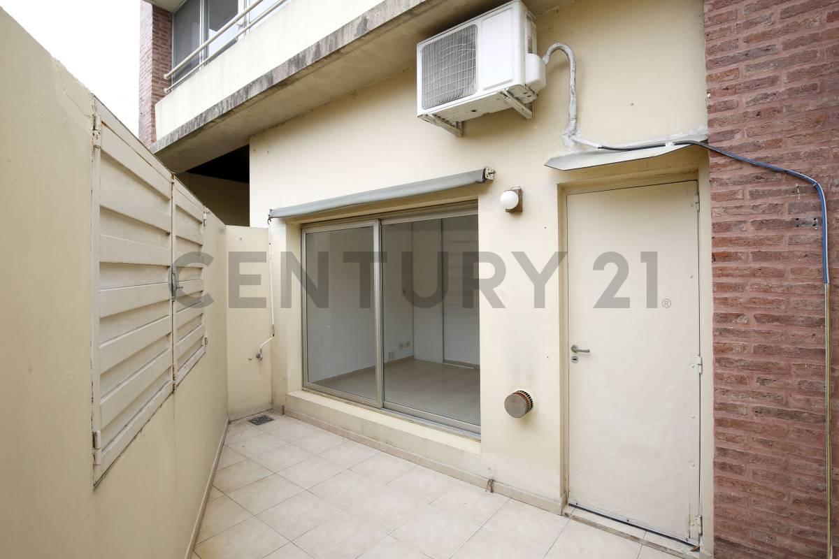 Foto de Monoambiente en venta en La Plata con patio, imagen 5