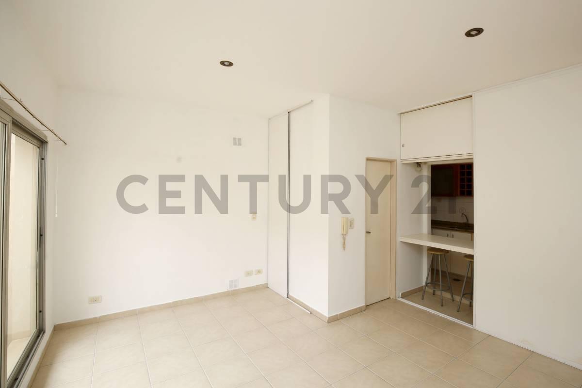 Foto de Monoambiente en venta en La Plata con patio, imagen 1
