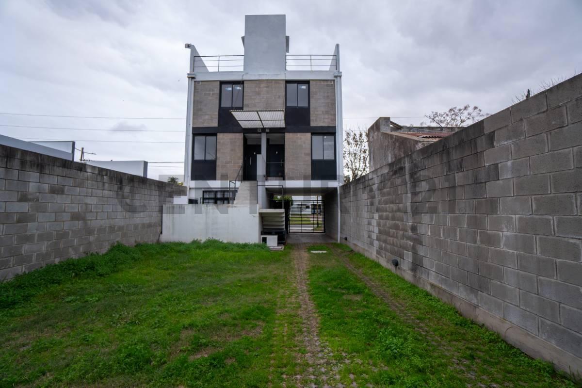 Foto de DUPLEX EN VENTA EN SAN CARLOS LA PLATA, imagen 2