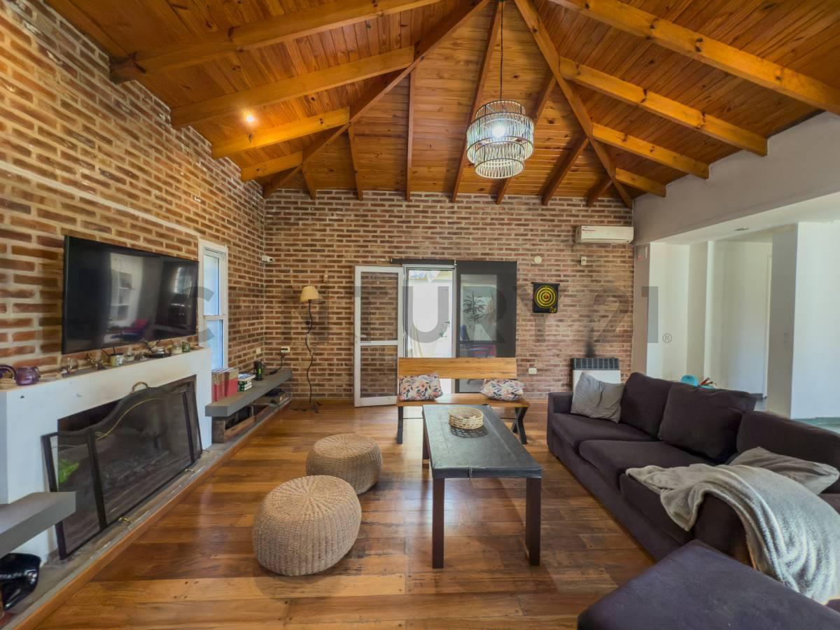 Foto de Casa en venta Villa Elisa con pileta y parque, imagen 5