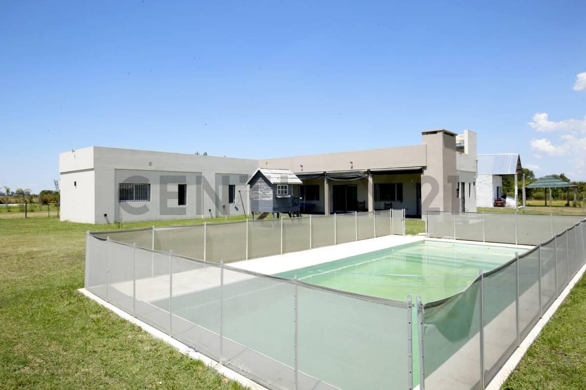 Foto de Casa en venta, tres dormitorios y pileta, La Plata permuta por, imagen 3