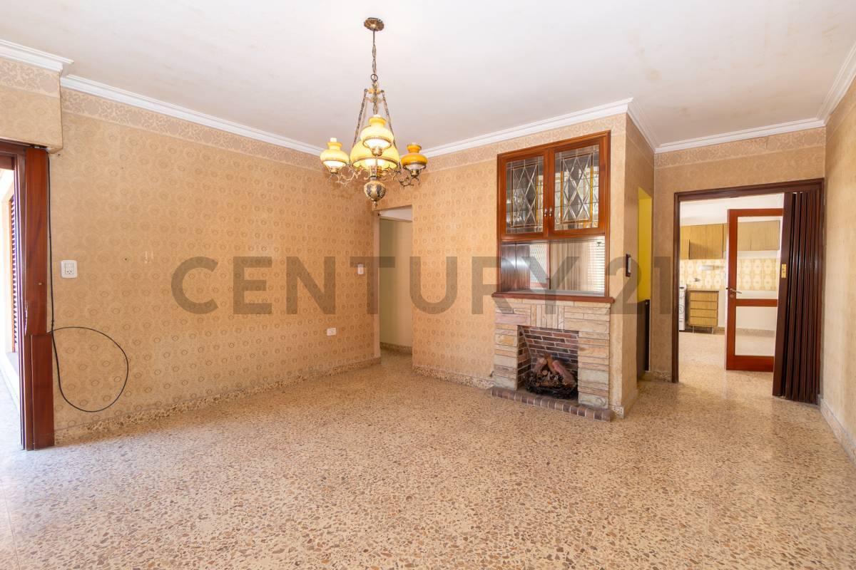 Foto de Casa en venta en La Plata de 2 dormitorios con cochera, imagen 4