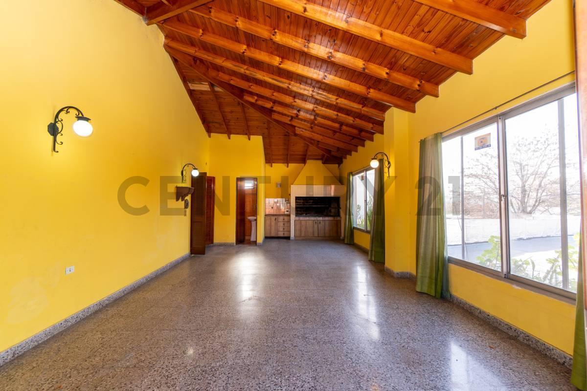 Foto de Casa en venta en La Plata de 2 dormitorios con cochera, imagen 5