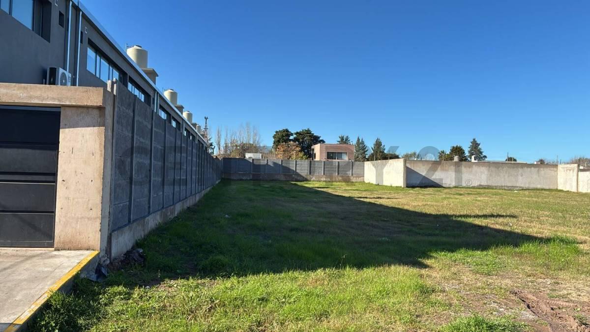 Foto de Lote en venta en La Plata, imagen 1