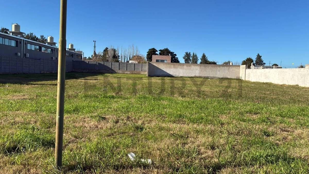 Foto de Lote en venta en La Plata, imagen 3