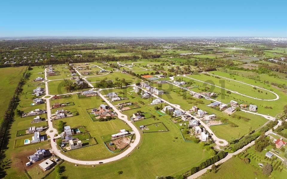 Foto de LOTE EN VENTA EN CITY BELL CLUB DE CAMPO LOMAS DE CITY BELL, imagen 2