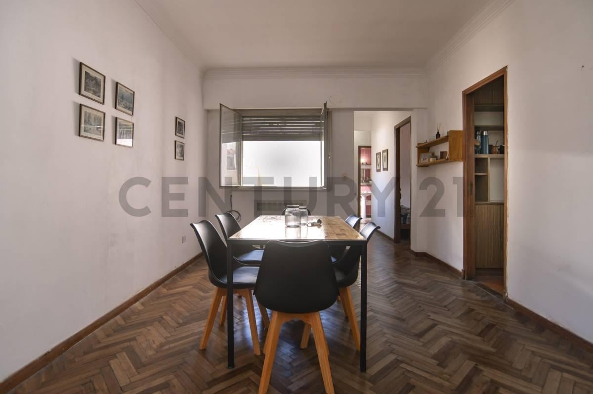 Foto de Departamento en venta de 2 dormitorios en La Plata, imagen 2