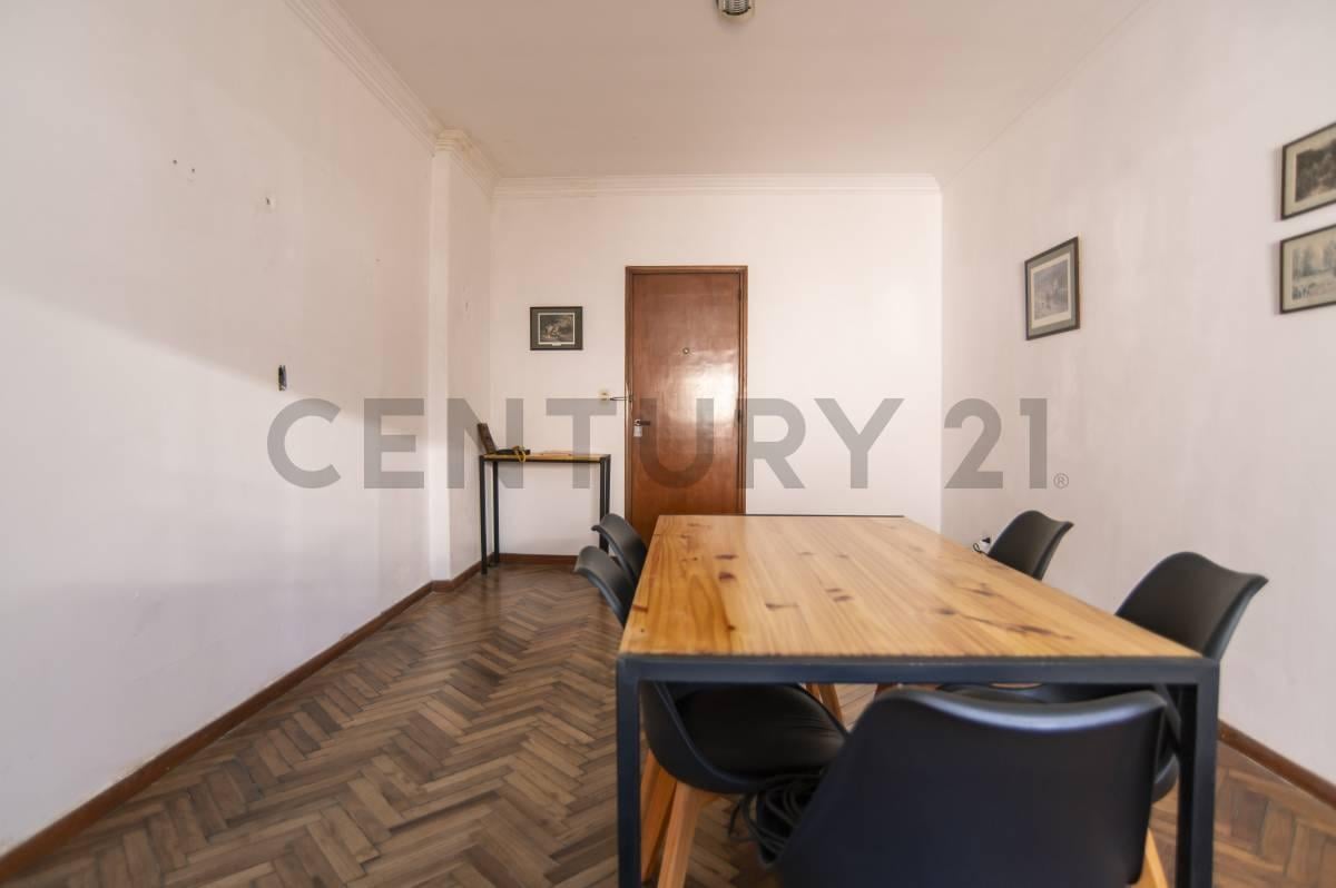 Foto de Departamento en venta de 2 dormitorios en La Plata, imagen 1