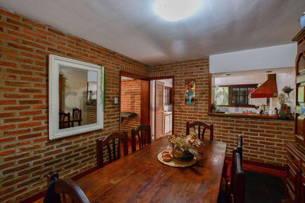 Foto de Casa en venta en La Plata con tres dormitorios, imagen 4