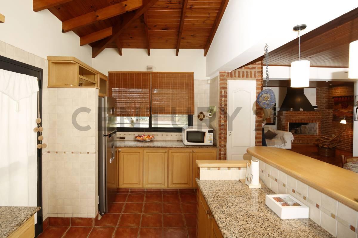 Foto de Casa en venta en Villa Elisa de 3 dormitorios con piscina y quincho, imagen 5