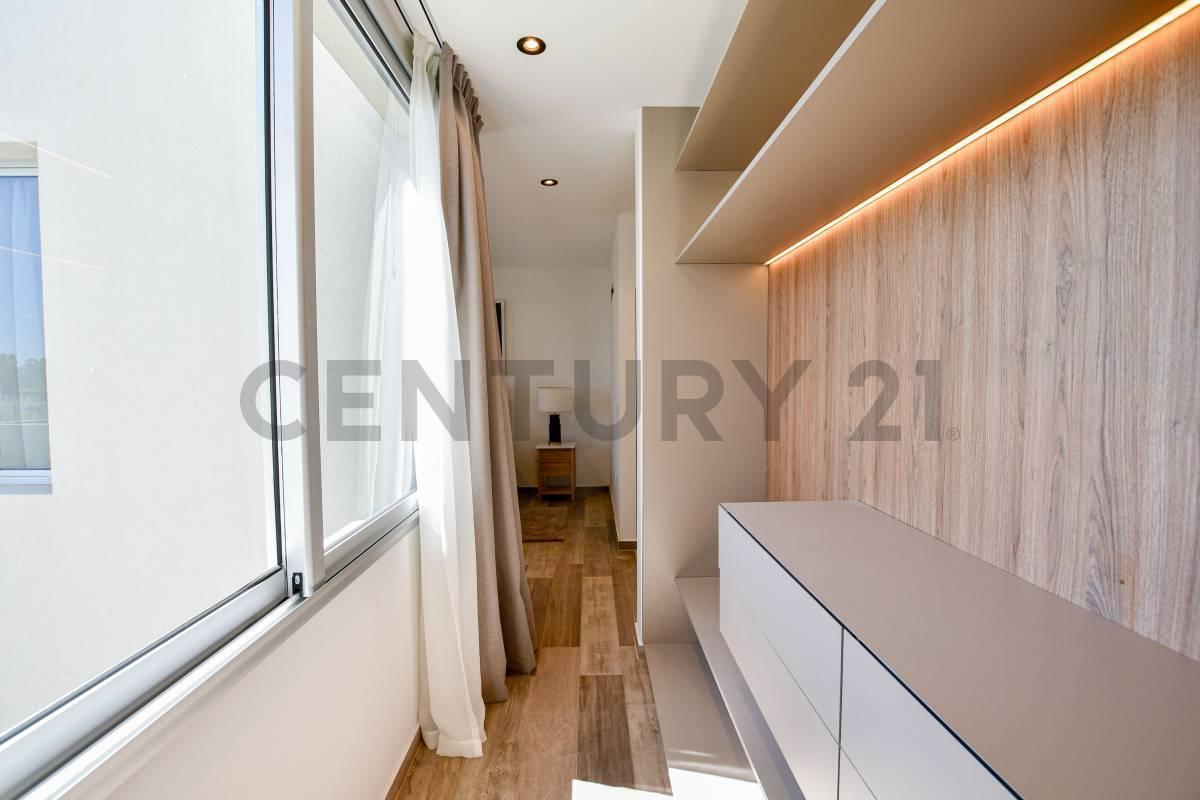 Foto de Casa en venta en Gorina de 3 dormitorios, estudio, cochera, imagen 2