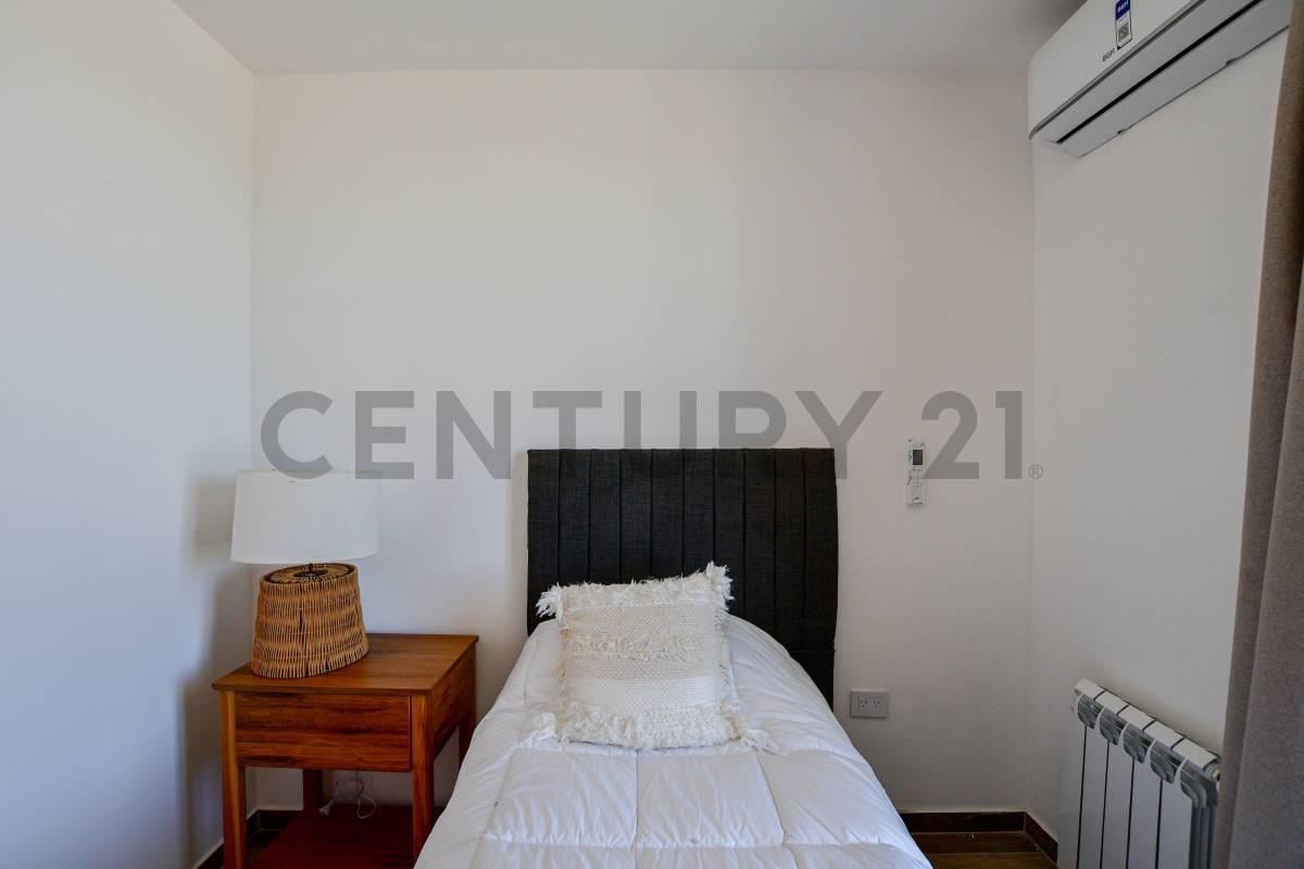 Foto de Casa en venta en Gorina de 3 dormitorios, estudio, cochera, imagen 1