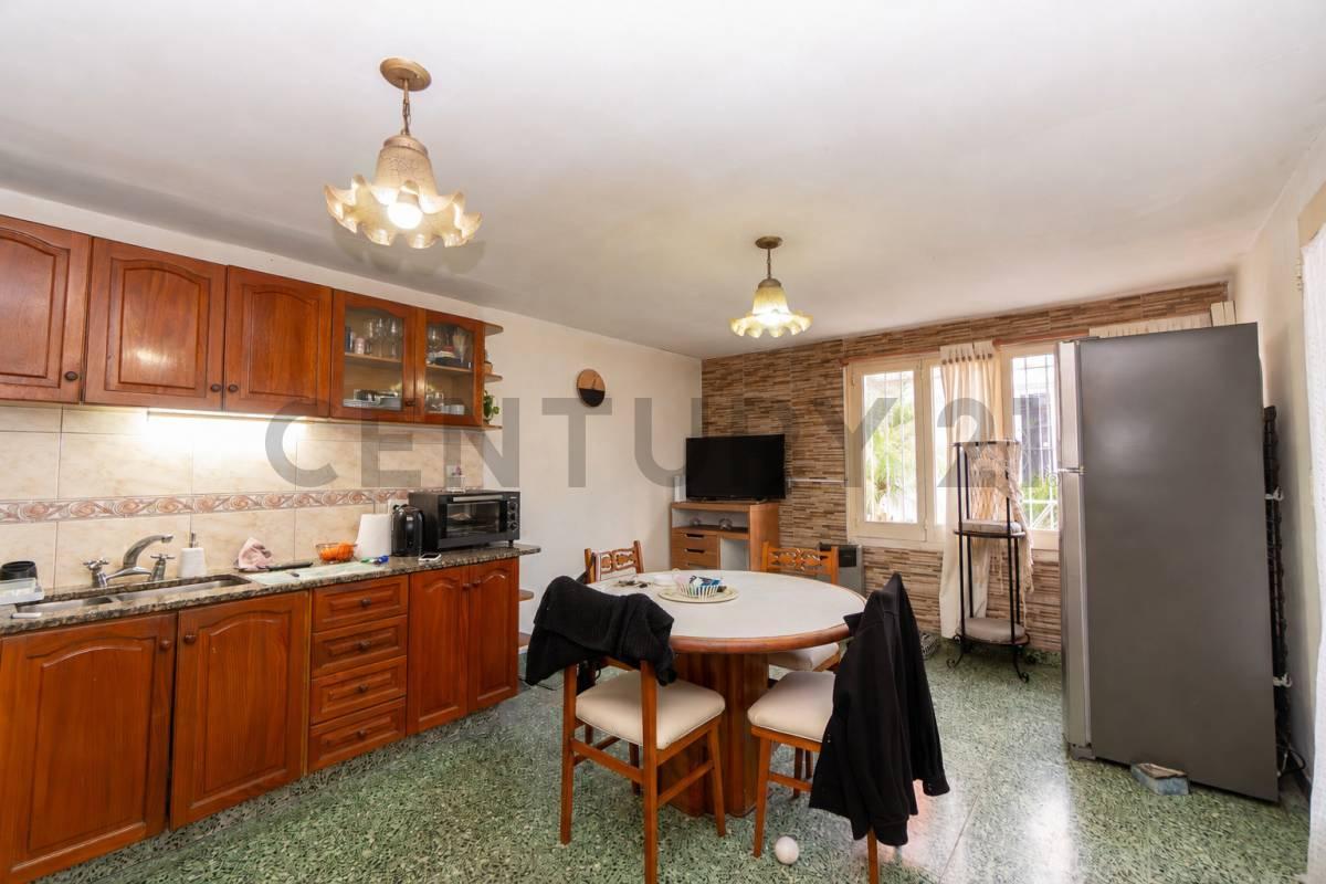 Foto de CASA CON LOCAL EN VENTA LA PLATA TOLOSA, imagen 3