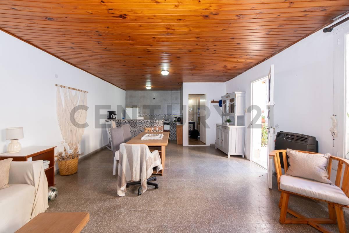 Foto de CASA CON LOCAL EN VENTA LA PLATA TOLOSA, imagen 1
