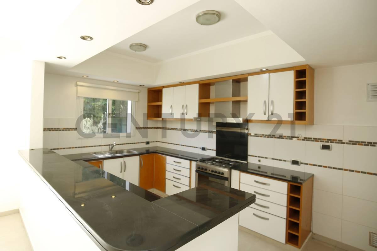 Foto de Casa en venta en Villa Elisa, 3 dormitorios, parque y pileta suite con, imagen 4