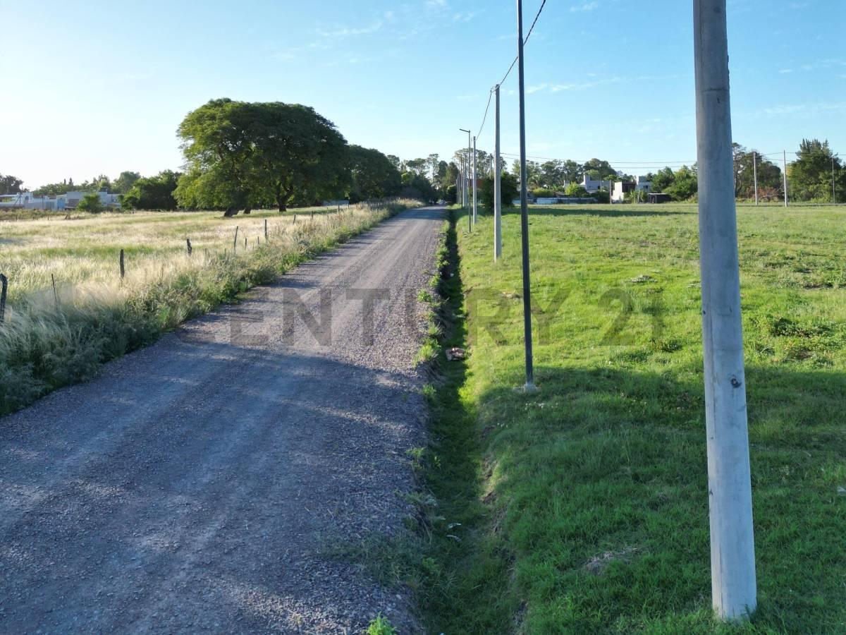 Foto de OPORTUNIDAD LOTE 300M2 - calle 14 y 660 BARRIO LOS FRESNOS, imagen 2