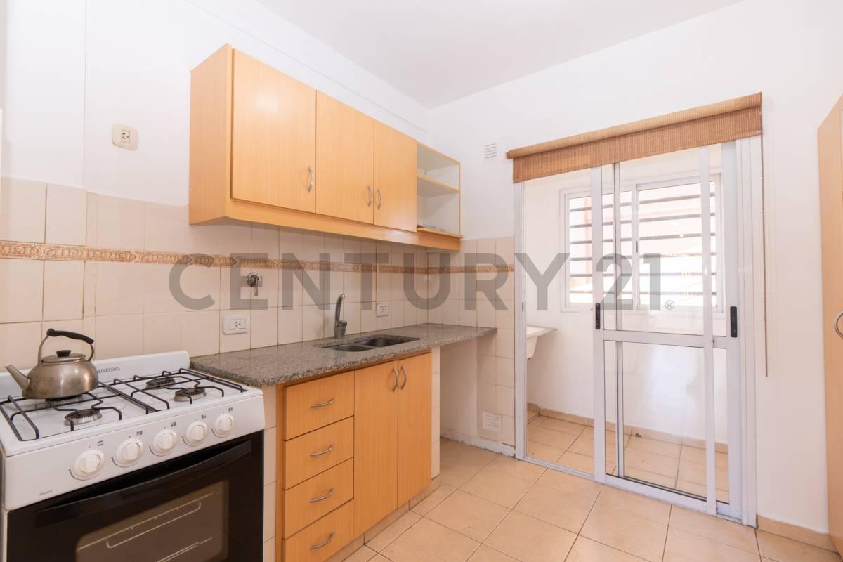 Foto de DEPARTAMENTO EN VENTA EN LA PLATA 1 DORMITORIOS Y COCHERA, imagen 4