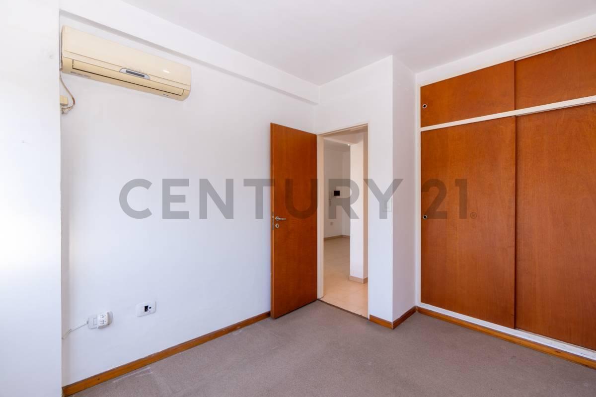 Foto de DEPARTAMENTO EN VENTA EN LA PLATA 1 DORMITORIOS Y COCHERA, imagen 5