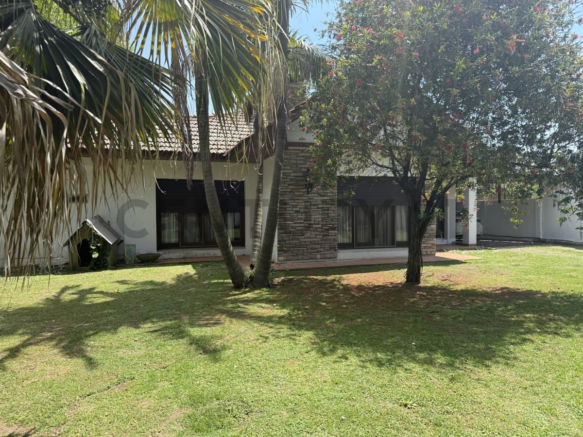 Foto de Venta de casa y gran lote | calle 508 e/ 20 y 21 | Gonnet - La plata, imagen 1
