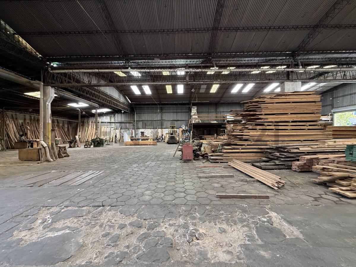 Foto de 120 e/ 524 y 525 | Galpon industrial En Venta, imagen 5