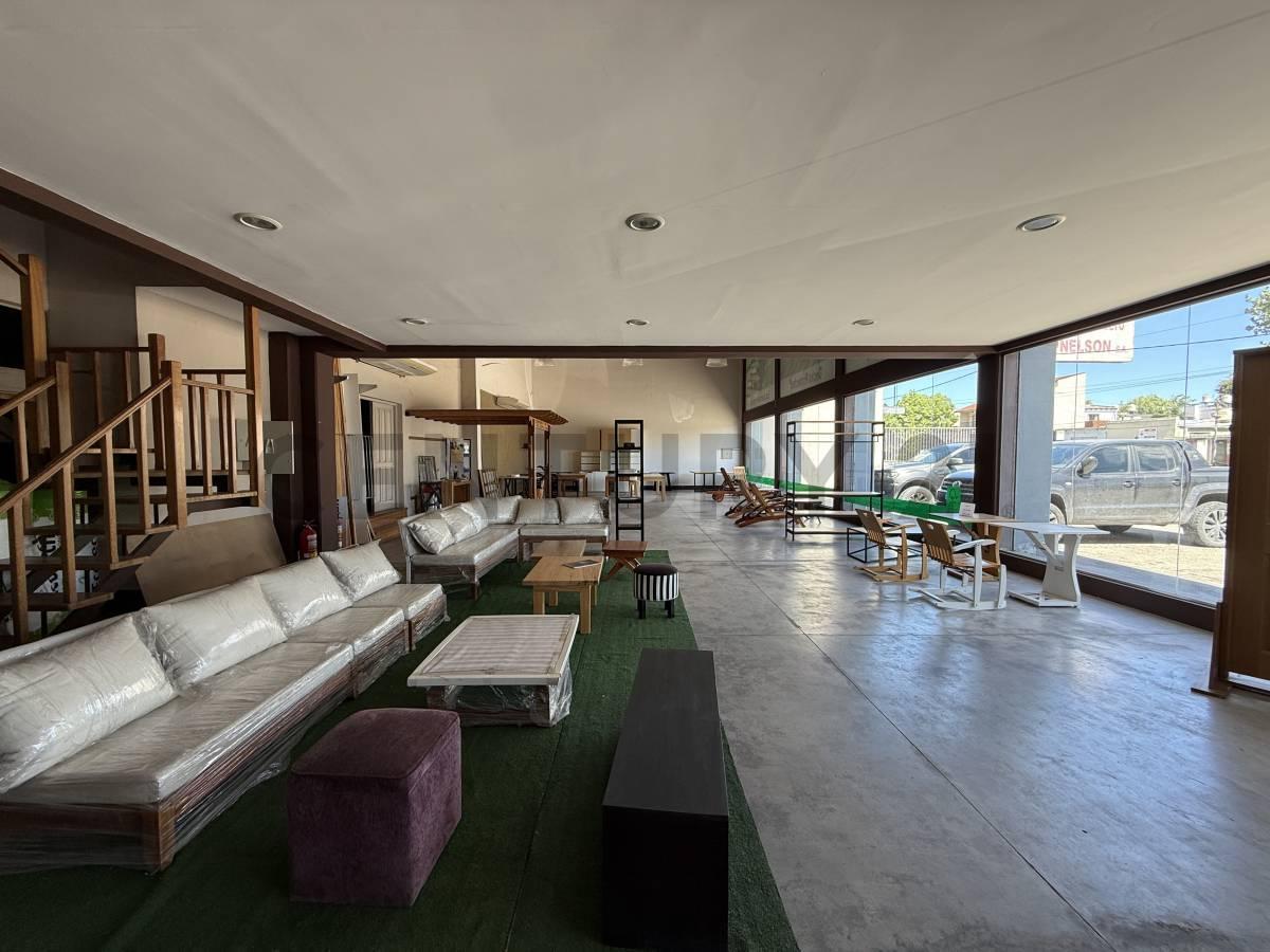 Foto de 120 e/ 524 y 525 | Galpon industrial En Venta, imagen 2