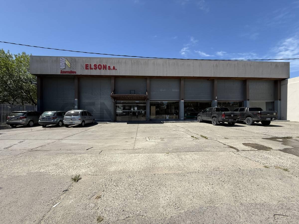 Foto de 120 e/ 524 y 525 | Galpon industrial En Venta, imagen 1