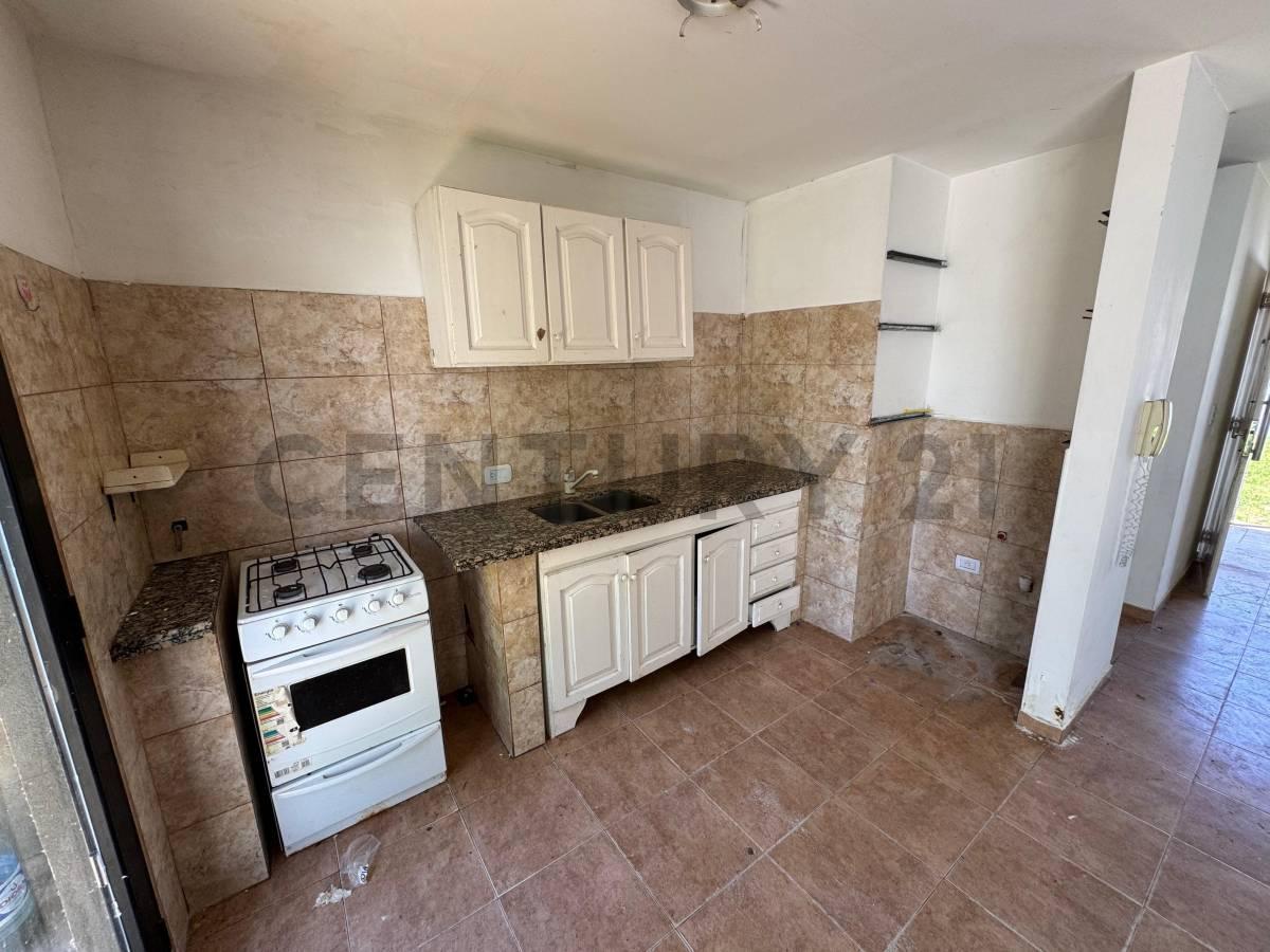 Foto de 497 ENTRE 11 Y 12 DUPLEX 2 DORMITORIOS EN VENTA GONNET VILLA CASTELLS, imagen 2