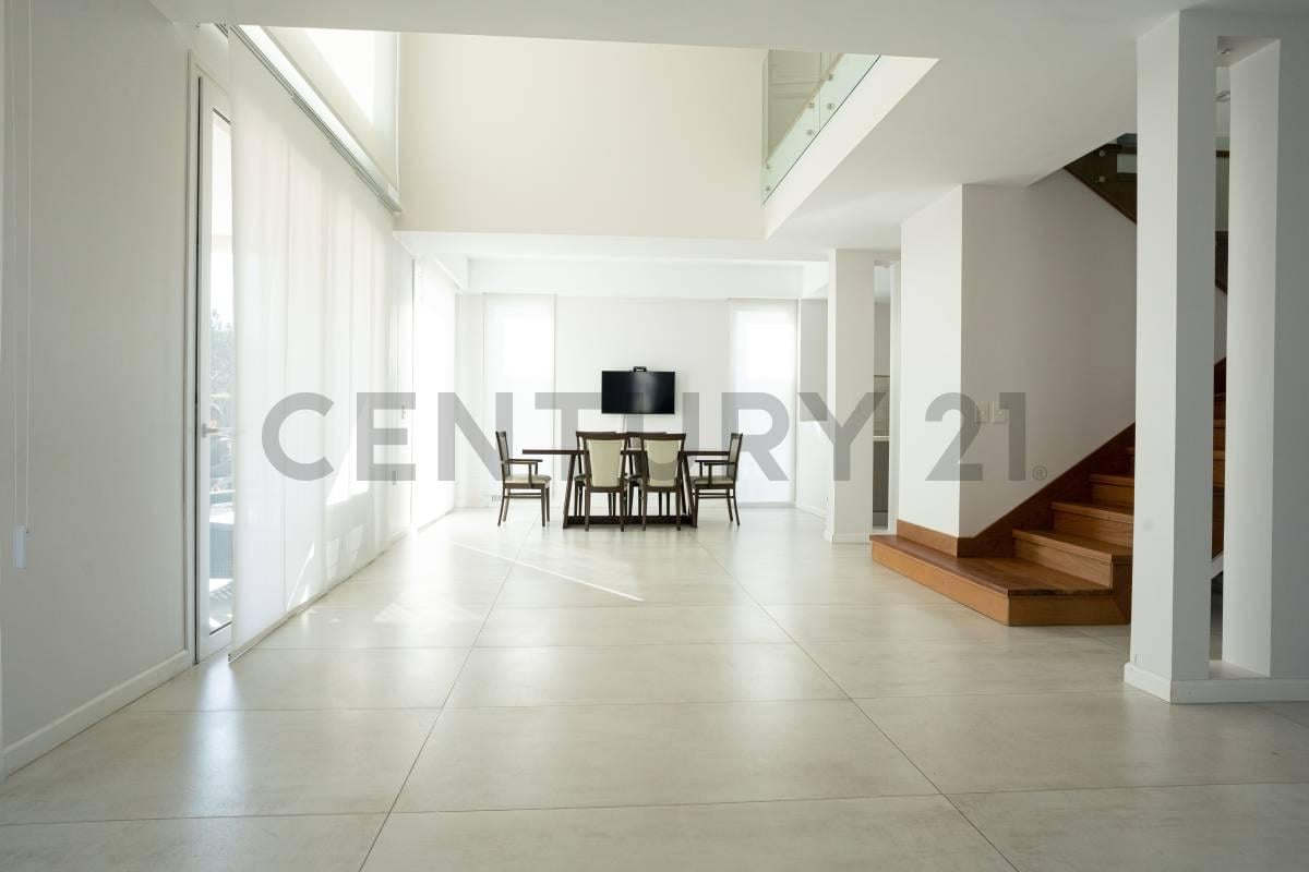 Foto de GRAND BELL- Casa de 3 dormitorios con Excelente fondo al Golf, imagen 2