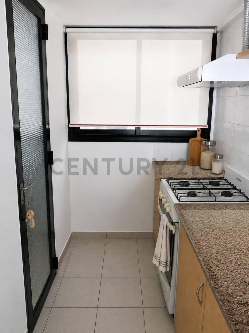 Foto de 11 entre 60 y 61 DEPARTAMENTO 2 DORMITORIOS CON COCHERA EN ALQUILER LA, imagen 2