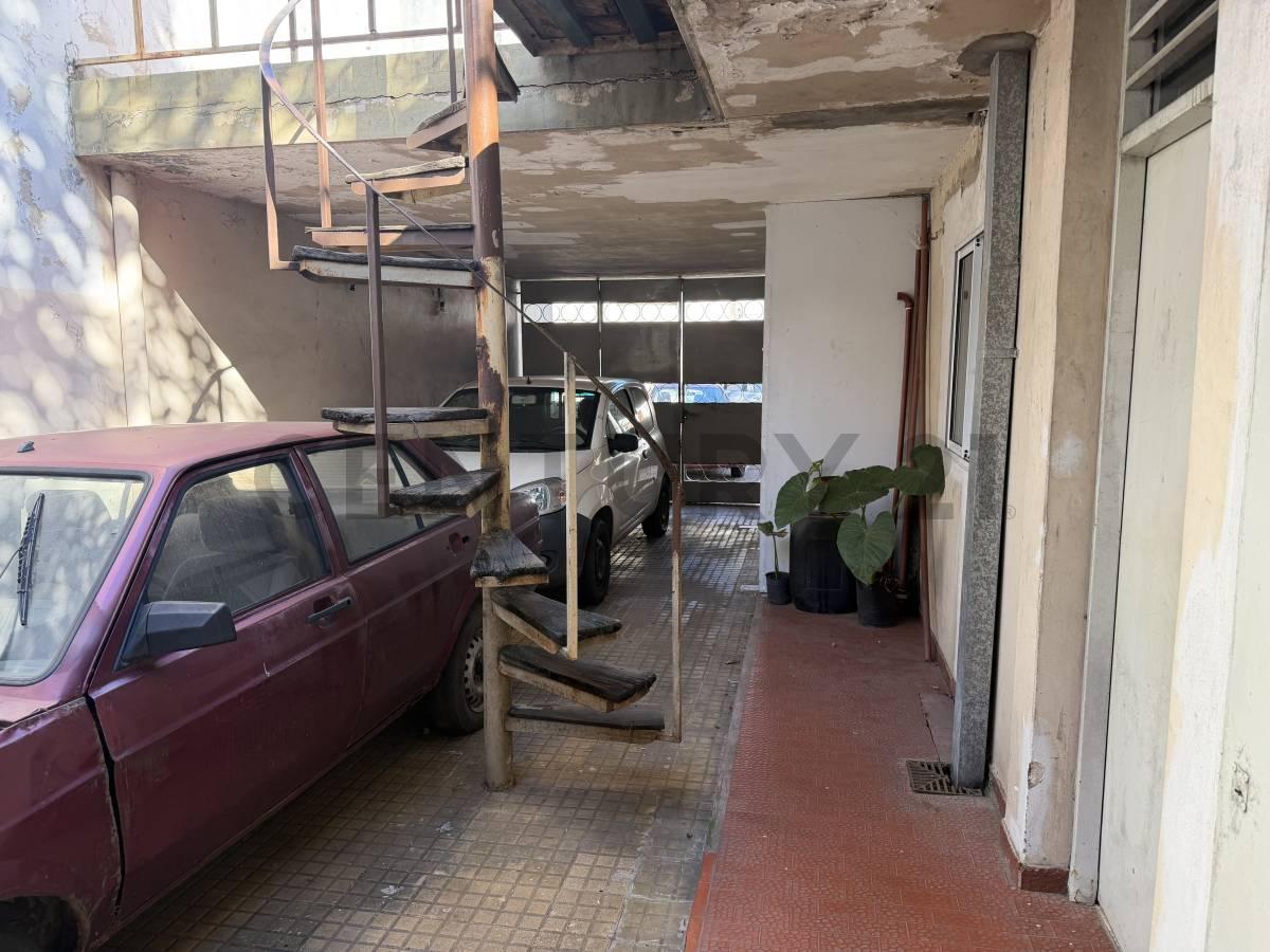 Foto de Calle 4 entre 58 y 59. Casa de 3 dormitorios + estudio en venta, La, imagen 3