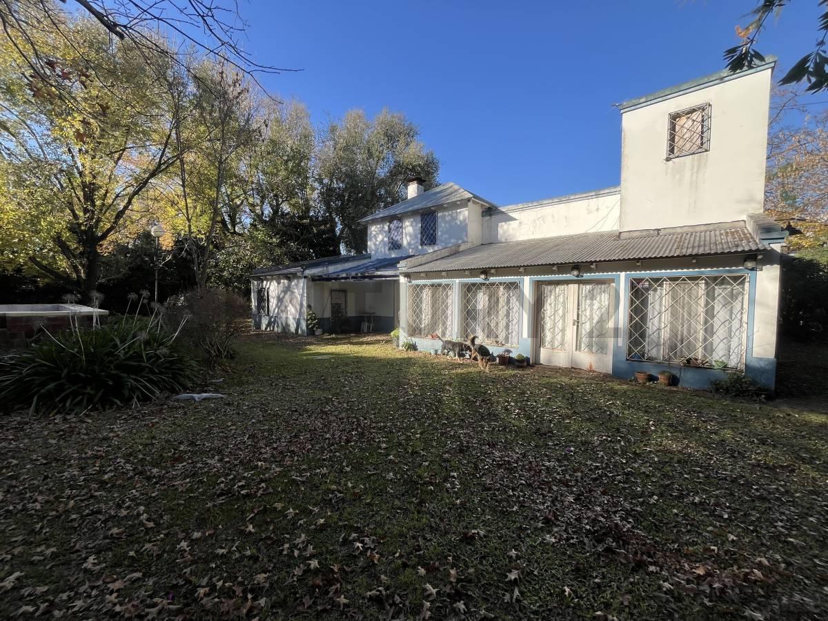 Foto de 133 esquina 484 - Casa quinta en venta Gorina La Plata, imagen 1