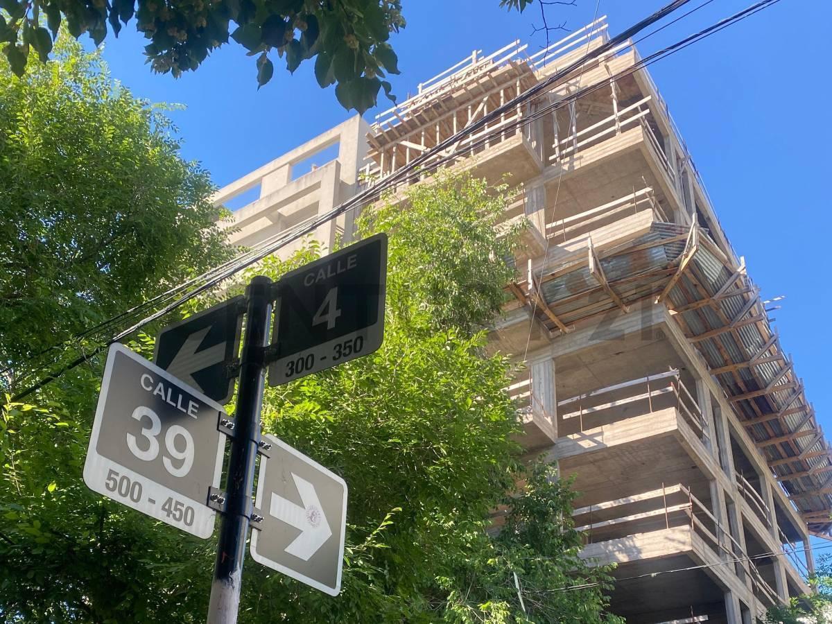 Foto de Departamento monoambiente en venta en La Plata - Obra avanzada, imagen 1
