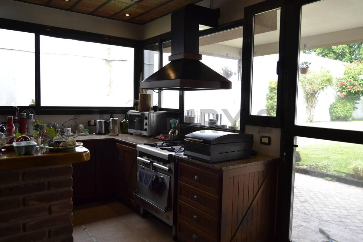 Foto de Calle 42 e/ 27 y 28 | Casa en Venta en La Loma 5 dormitorios, imagen 2