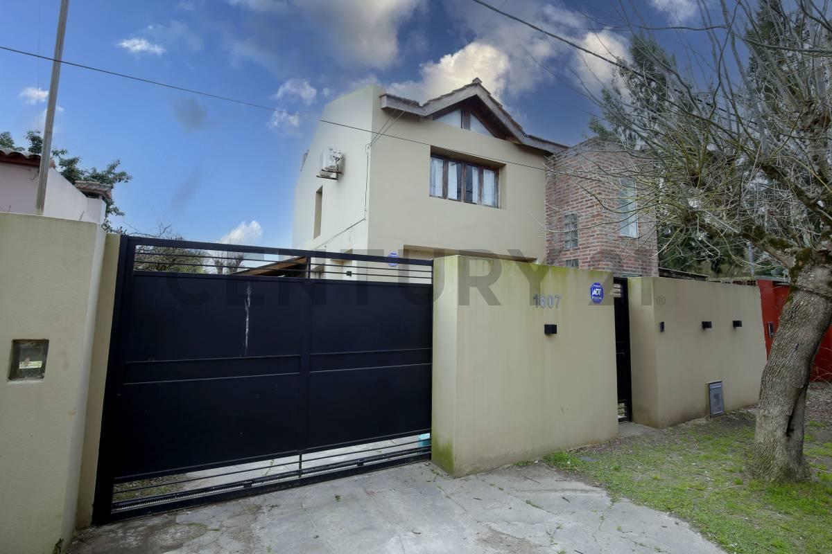 Foto de Casa en venta en City Bell de tres dormitorios, imagen 1