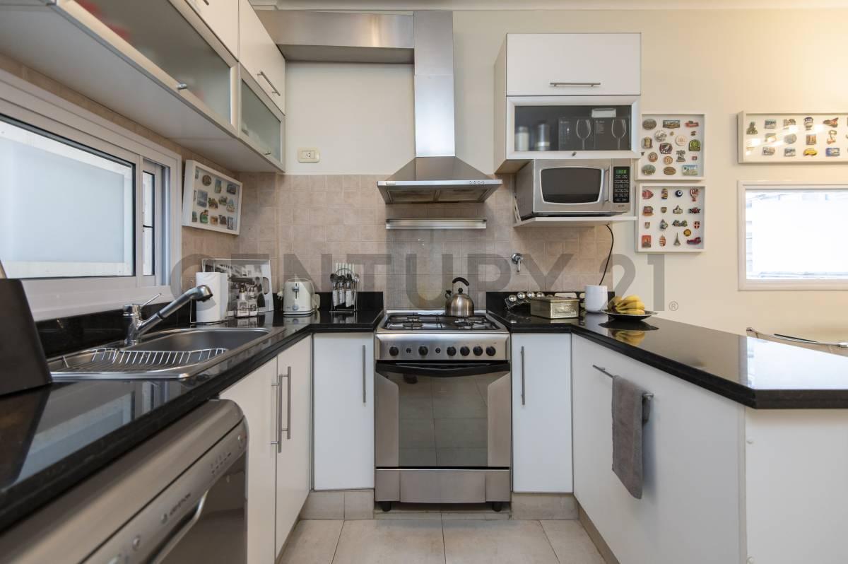 Foto de DEPARTAMENTO EN VENTA EN LA PLATA CENTRO 3 DORMITORIOS CON COCHERA, imagen 3