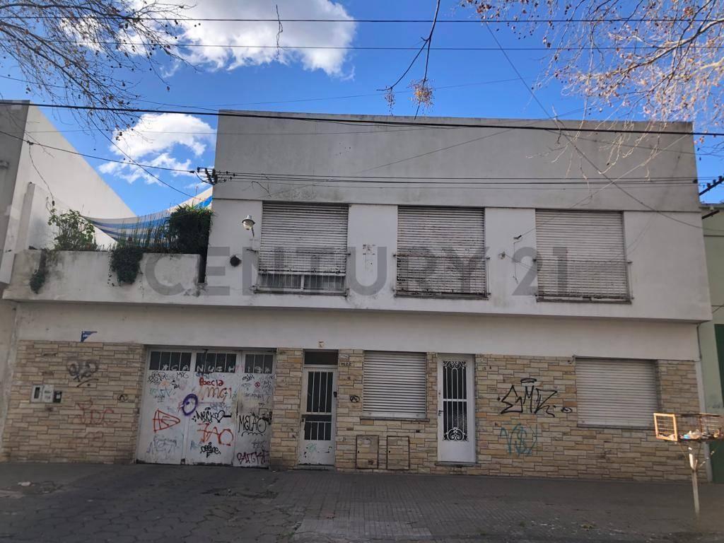 Foto de 9 entre 63 y 64 Casa mas Departamento en Venta La Plata, imagen 2