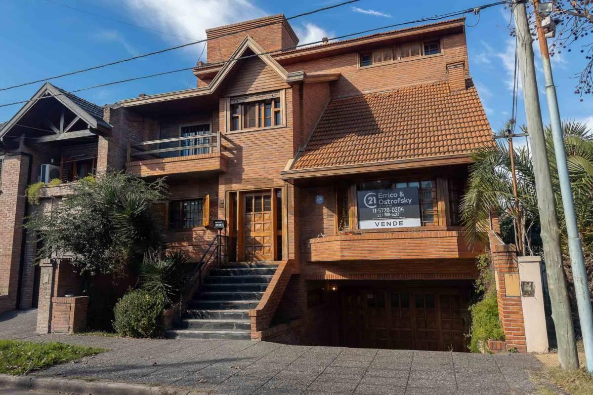 Foto de Chalet en venta Barrio Parque Bernal, imagen 1