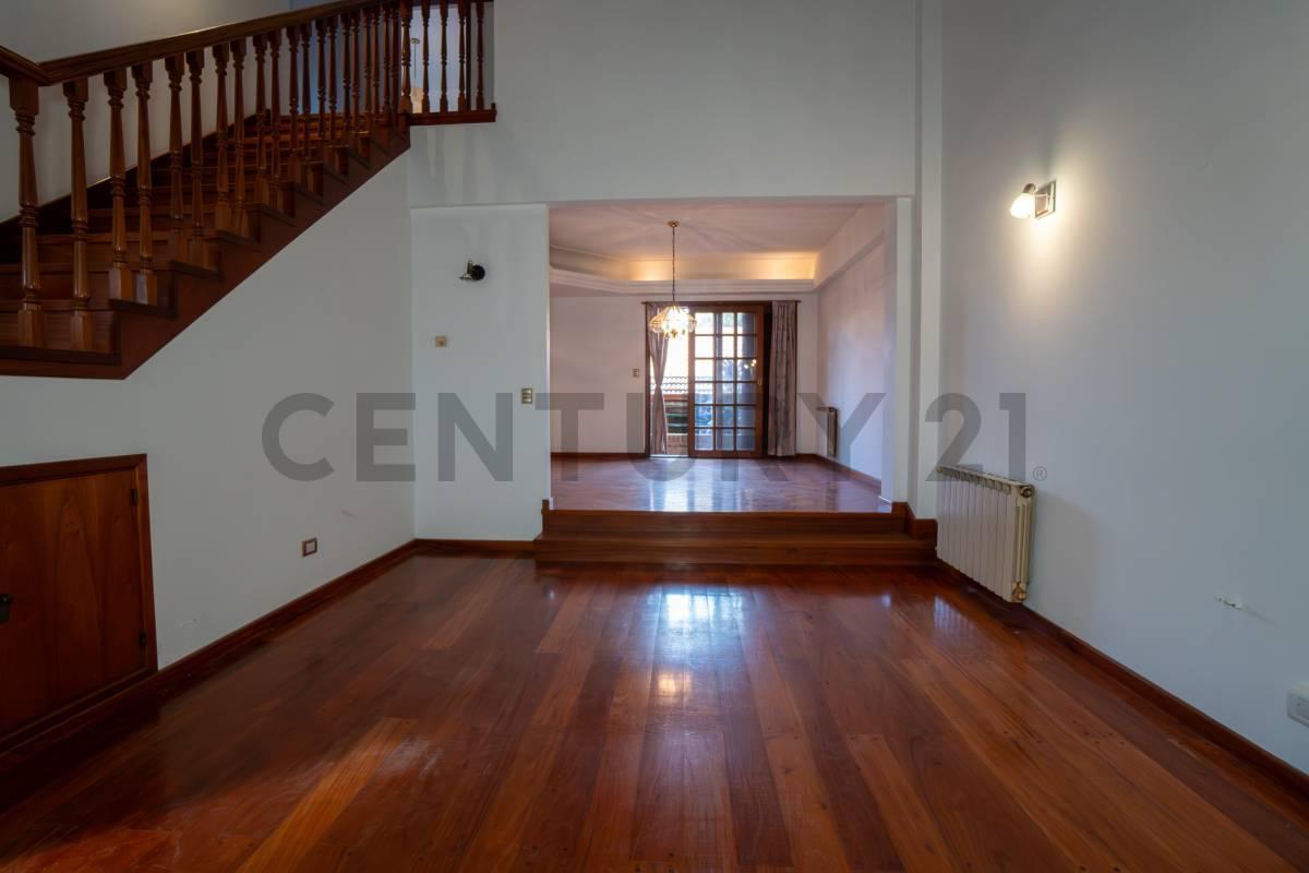 Foto de Chalet en venta Barrio Parque Bernal, imagen 3