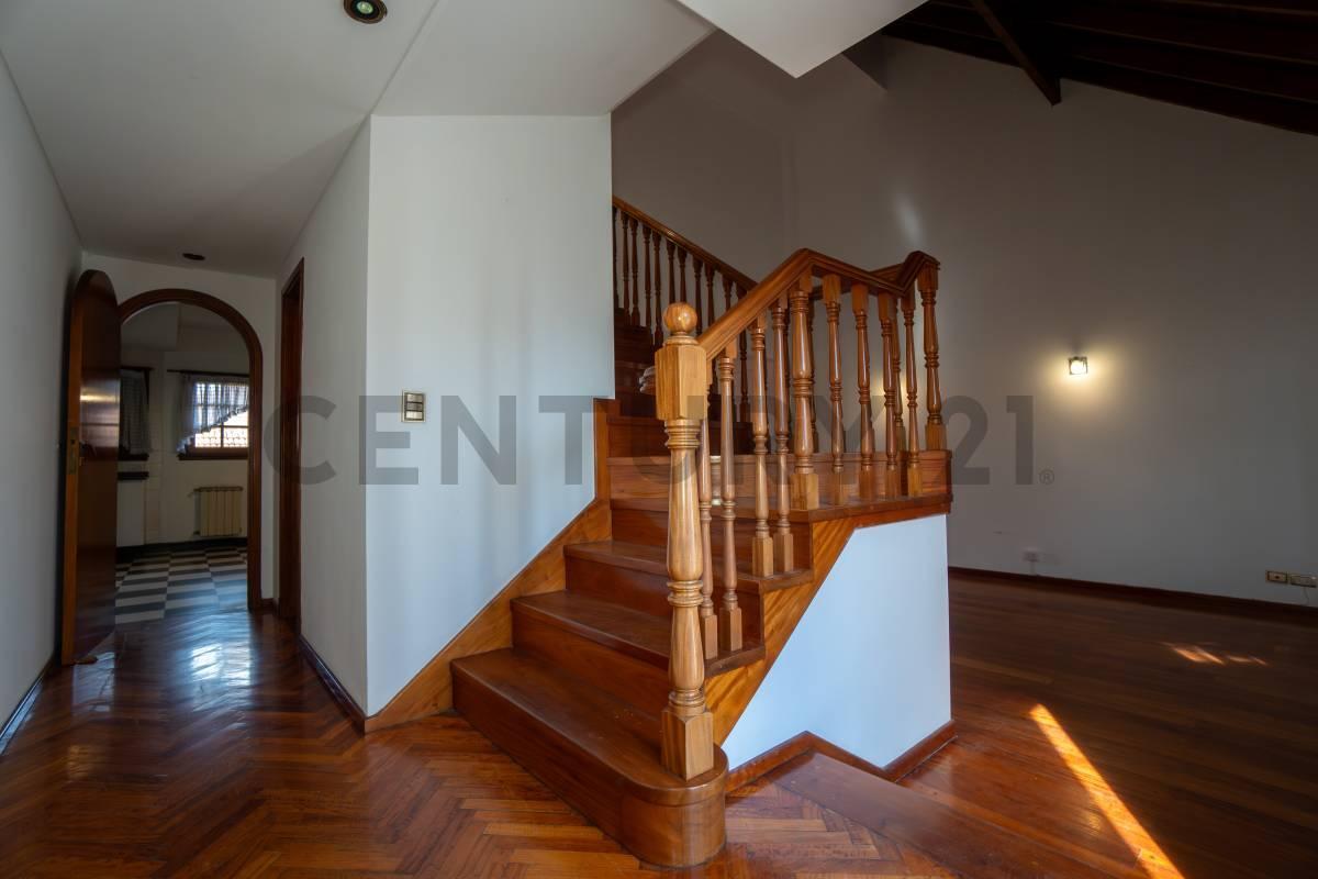 Foto de Chalet en venta Barrio Parque Bernal, imagen 2