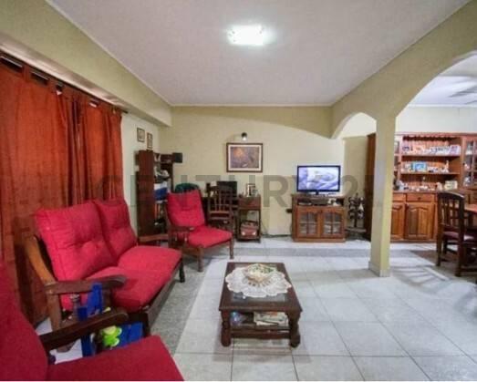Foto de Casa en venta 2 dormitorios verde cochera apto banco LA PLATA, imagen 1